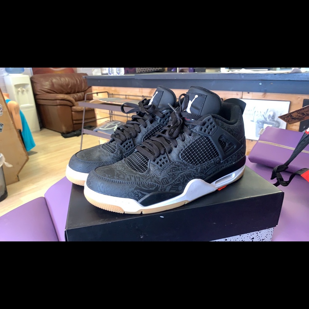 Sneakers